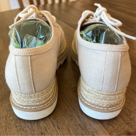 Torrid Wide Width Canvas Platform Oxford Lace-Up Shoes Natural Canvas 6.5WW - Picture 6 of 12